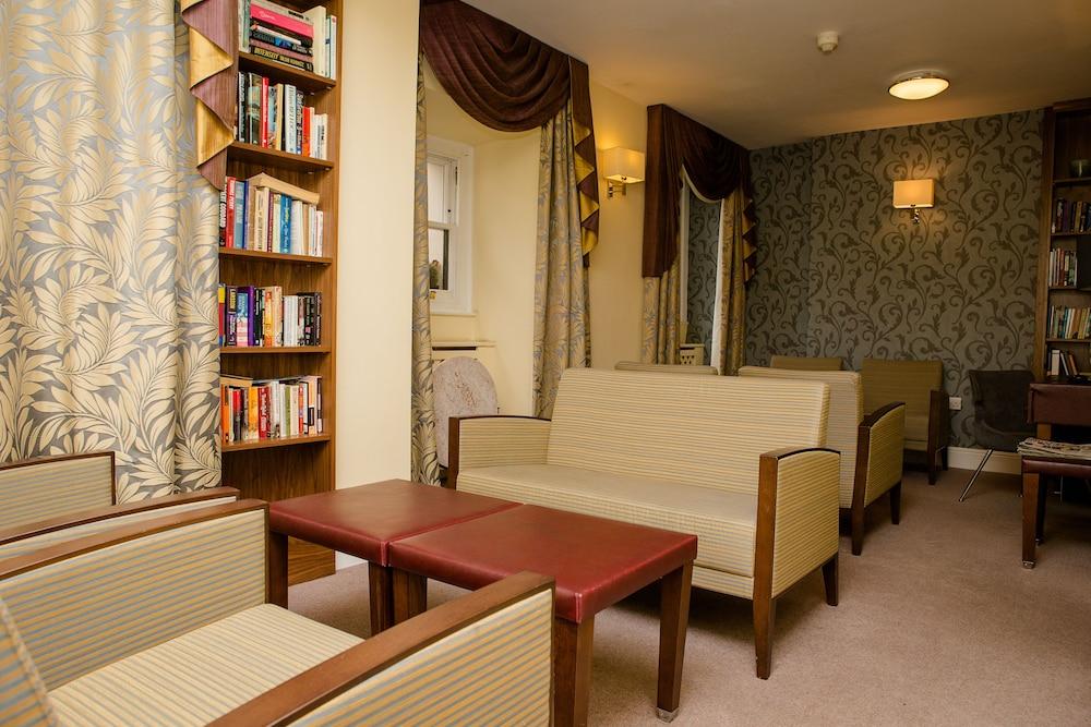 The Goodenough Hotel London Exterior photo